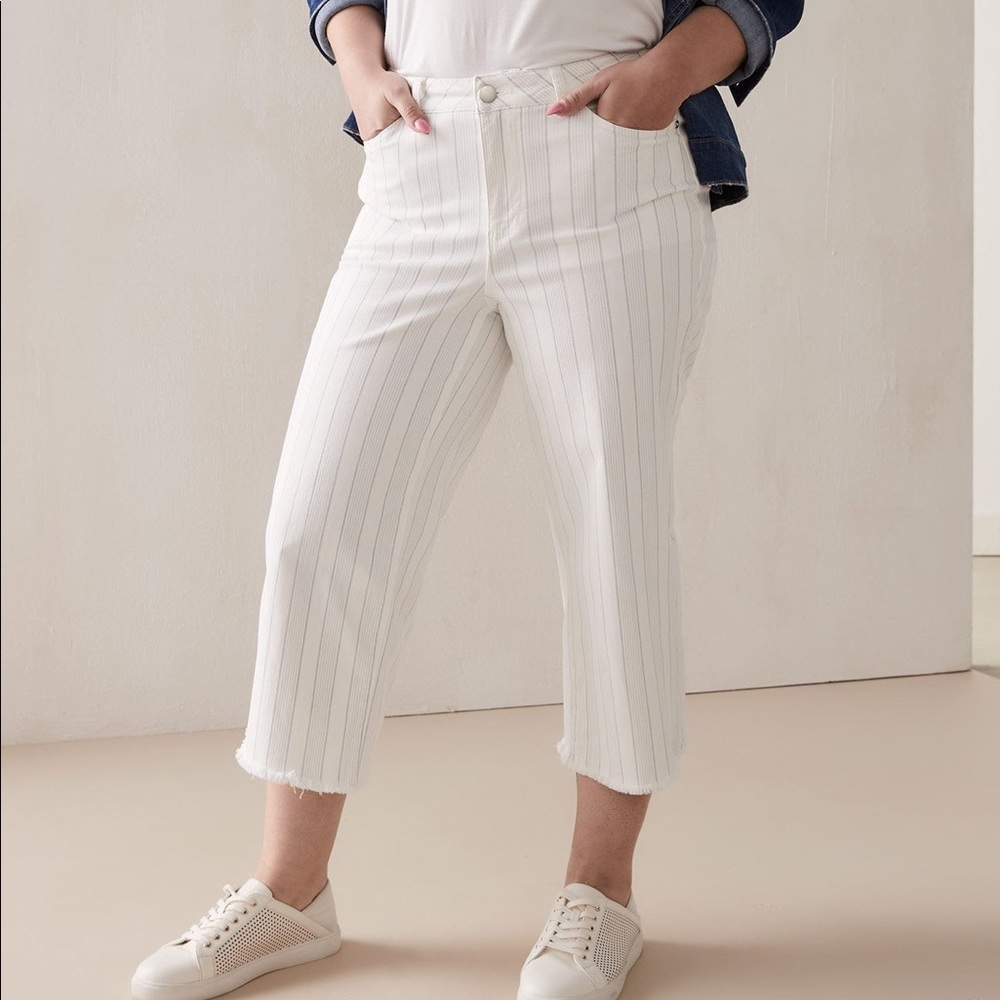 Striped Cropped Denim - Picture 2 of 8